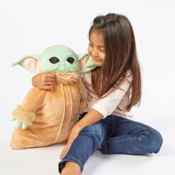 Pillow Pets Disney Star Wars: The Mandalorian Grogu Plush Toy, 16" -Toy Store Grogu Pillow Pet from Star Wars The Mandalorian 03201497E 04